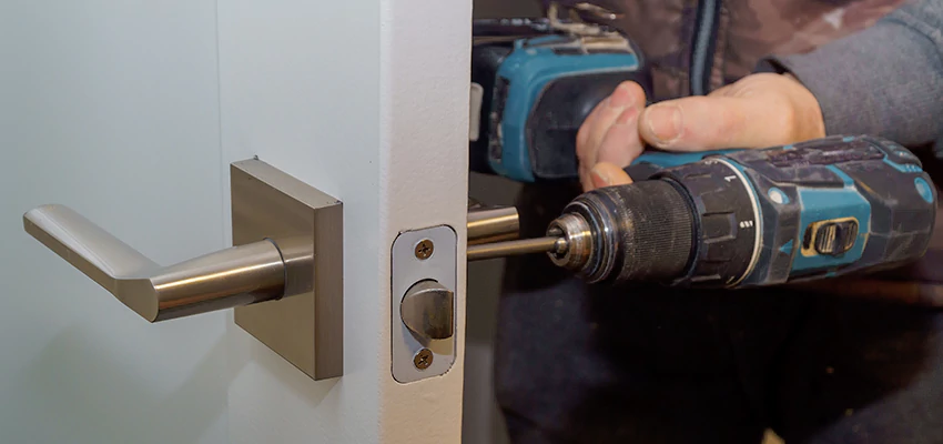 Broken Door Handle Lock Repair in Camp Pendleton South, California